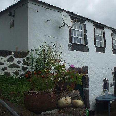 Adega Do Batista Villa Calheta  Ruang foto
