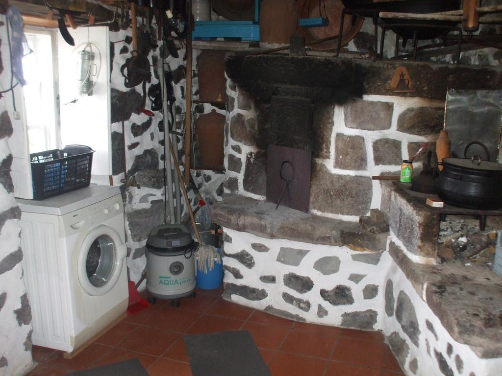 Adega Do Batista Villa Calheta  Ruang foto