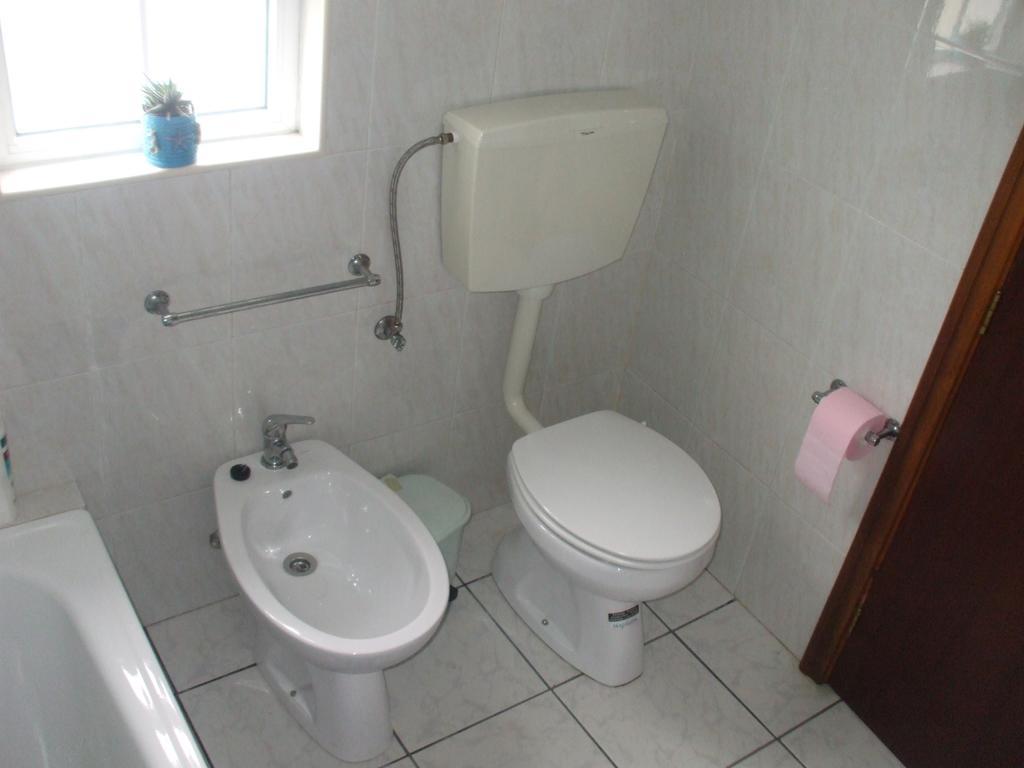 Adega Do Batista Villa Calheta  Ruang foto