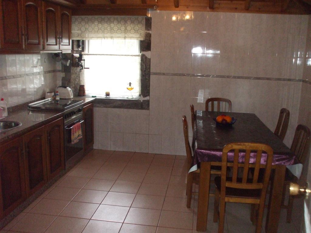Adega Do Batista Villa Calheta  Ruang foto