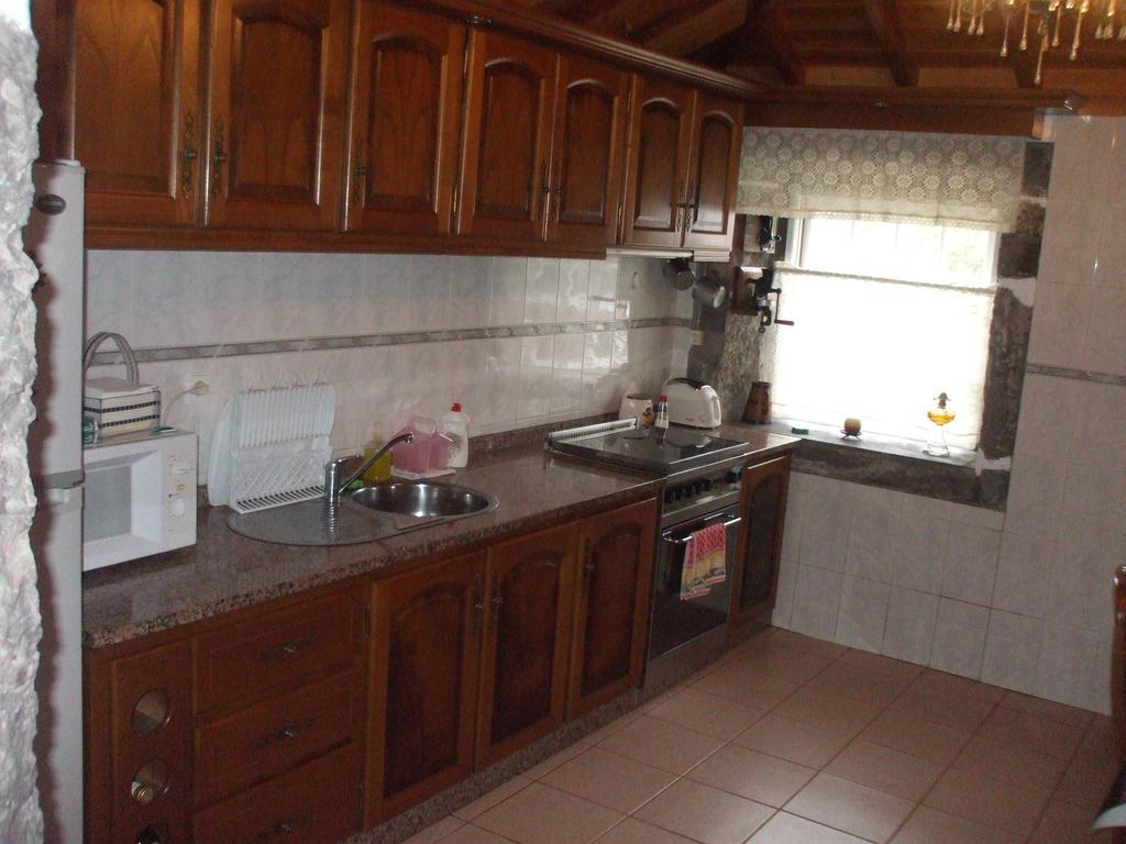 Adega Do Batista Villa Calheta  Ruang foto