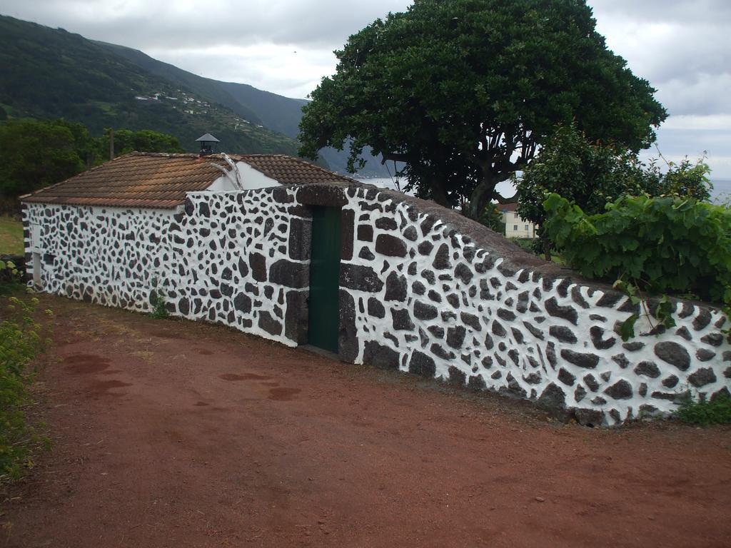 Adega Do Batista Villa Calheta  Ruang foto